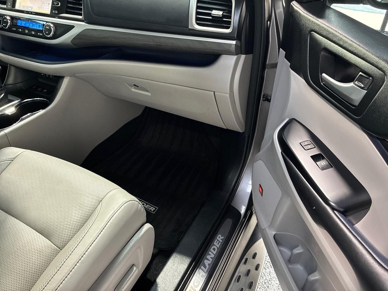 2017 Toyota Highlander Limited Hybrid, Buckets, Low Miles Houston TX 2017 Toyota Highlander Limited Hybrid, Buckets, Low Miles Houston TX