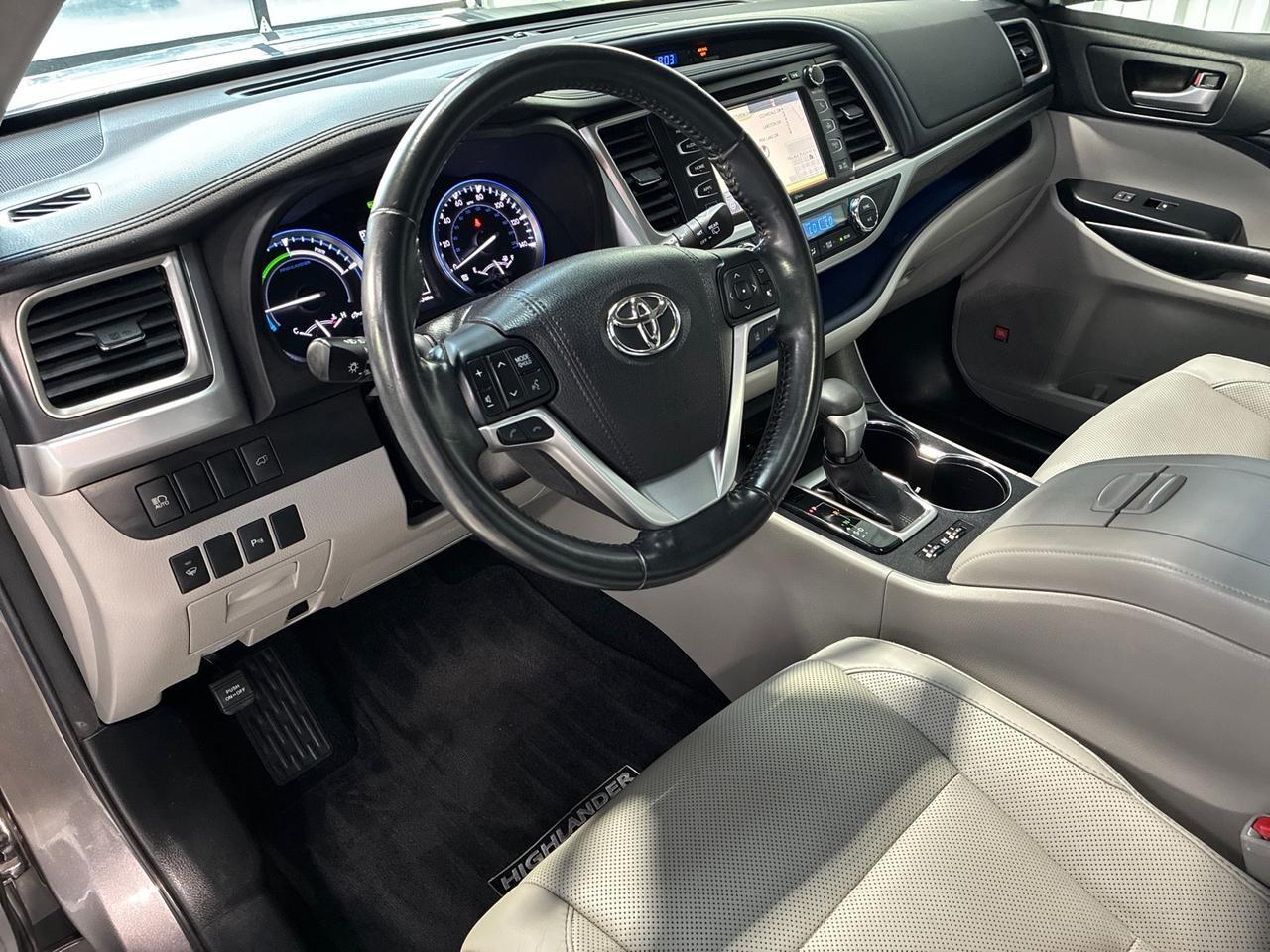 2017 Toyota Highlander Limited Hybrid, Buckets, Low Miles Houston TX 2017 Toyota Highlander Limited Hybrid, Buckets, Low Miles Houston TX