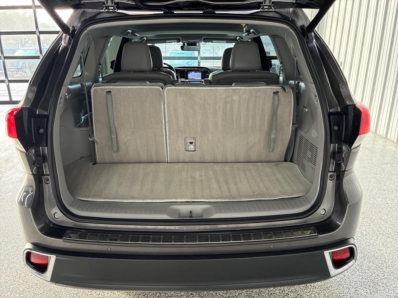 2017 Toyota Highlander Limited Hybrid, Buckets, Low Miles Houston TX 2017 Toyota Highlander Limited Hybrid, Buckets, Low Miles Houston TX