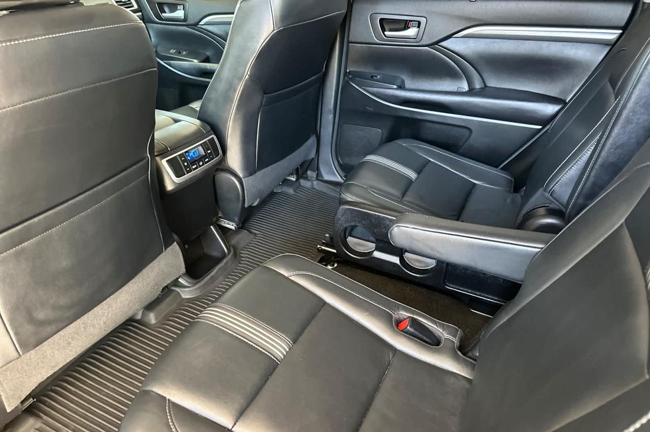 2017 Toyota Highlander SE Roseville CA