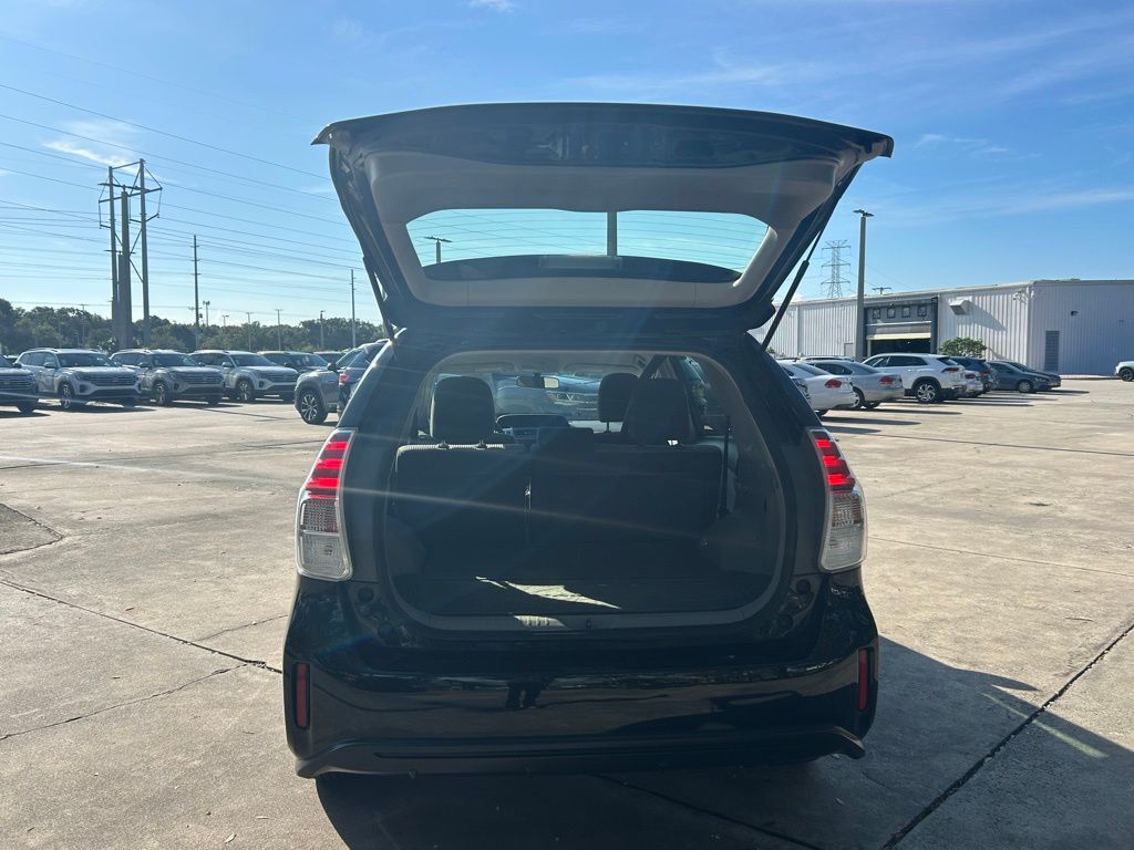 2017 Toyota Prius v Five Tampa FL