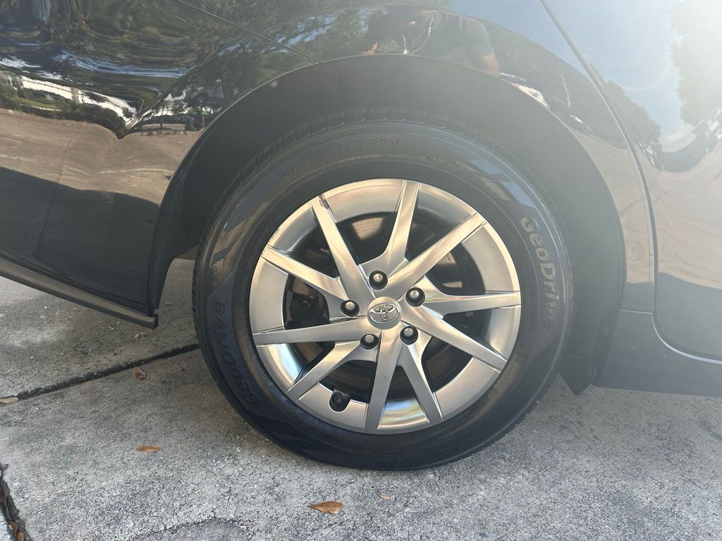 2017 Toyota Prius v Five Tampa FL