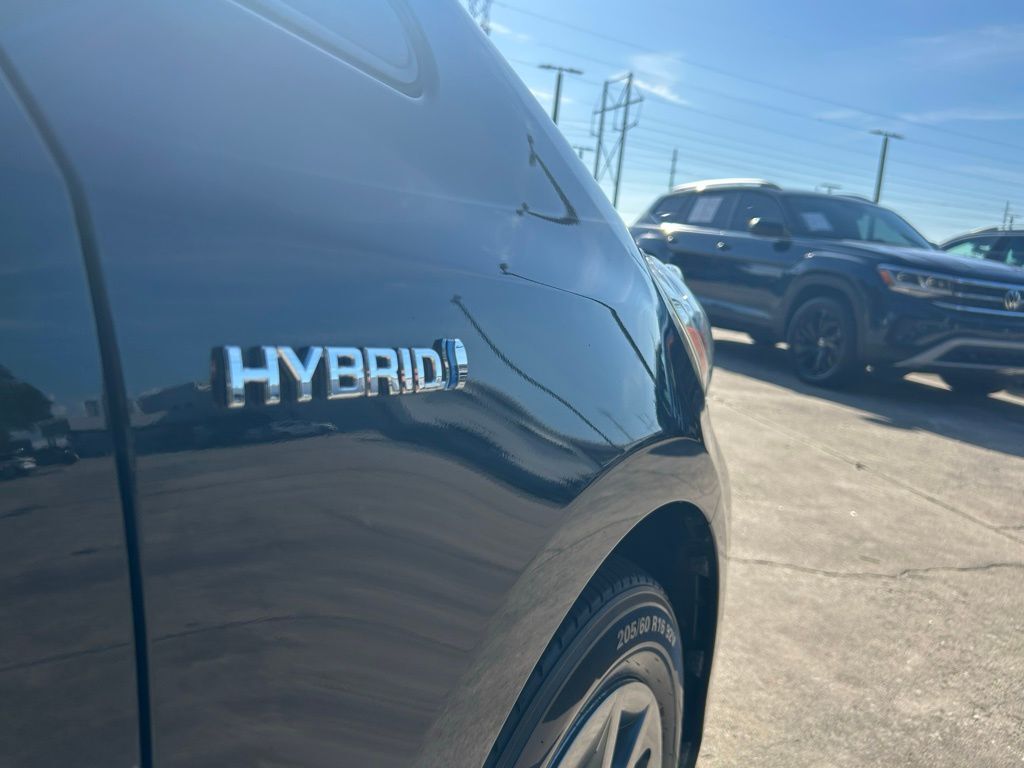 2017 Toyota Prius v Five Tampa FL