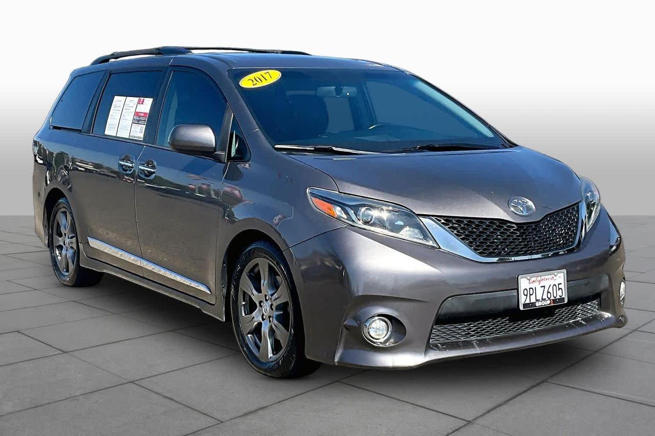 2017 Toyota Sienna SE 2017 Toyota Sienna SE