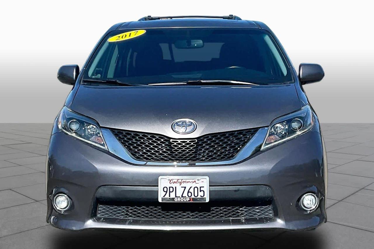 2017 Toyota Sienna SE 2017 Toyota Sienna SE