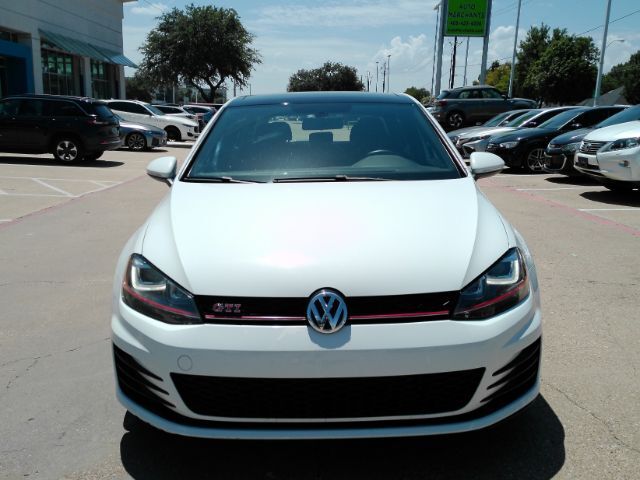2017 Volkswagen Golf GTI SE 4-Door 2017 Volkswagen Golf GTI SE 4-Door