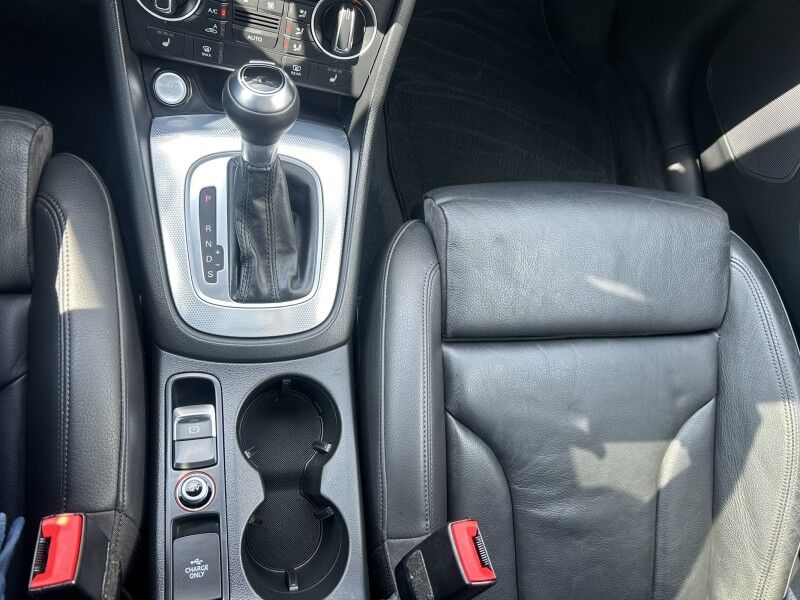 2018 Audi Q3 Premium Plus - LEATHER SUNROOF VERY CLEAN Webster MA 2018 Audi Q3 Premium Plus - LEATHER SUNROOF VERY CLEAN Webster MA