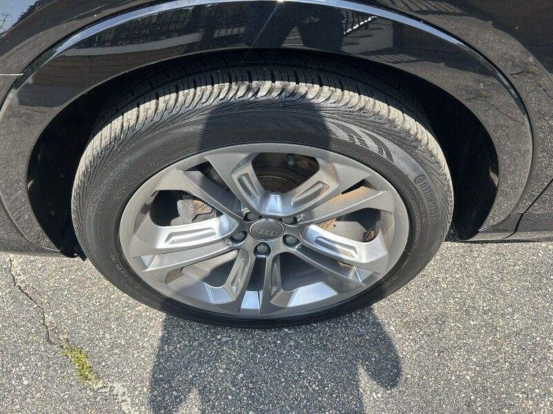 2018 Audi Q3 Premium Plus - LEATHER SUNROOF VERY CLEAN Webster MA 2018 Audi Q3 Premium Plus - LEATHER SUNROOF VERY CLEAN Webster MA
