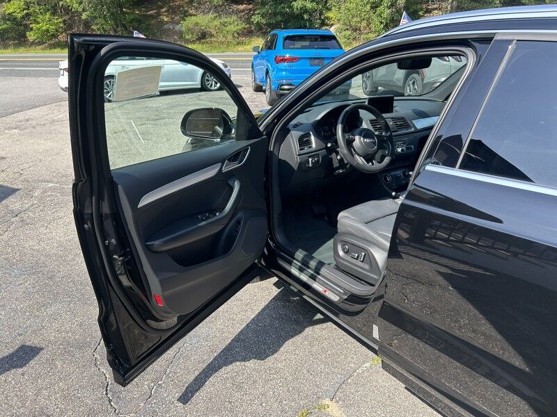 2018 Audi Q3 Premium Plus - LEATHER SUNROOF VERY CLEAN Webster MA 2018 Audi Q3 Premium Plus - LEATHER SUNROOF VERY CLEAN Webster MA
