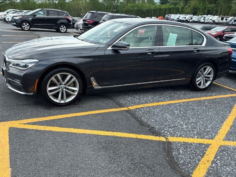 2018 BMW 750Li xDrive 750i xDrive AWD w/ Executive Package 2018 BMW 750Li xDrive 750i xDrive AWD w/ Executive Package