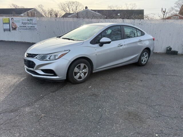 2018 Chevrolet Cruze LS's photo