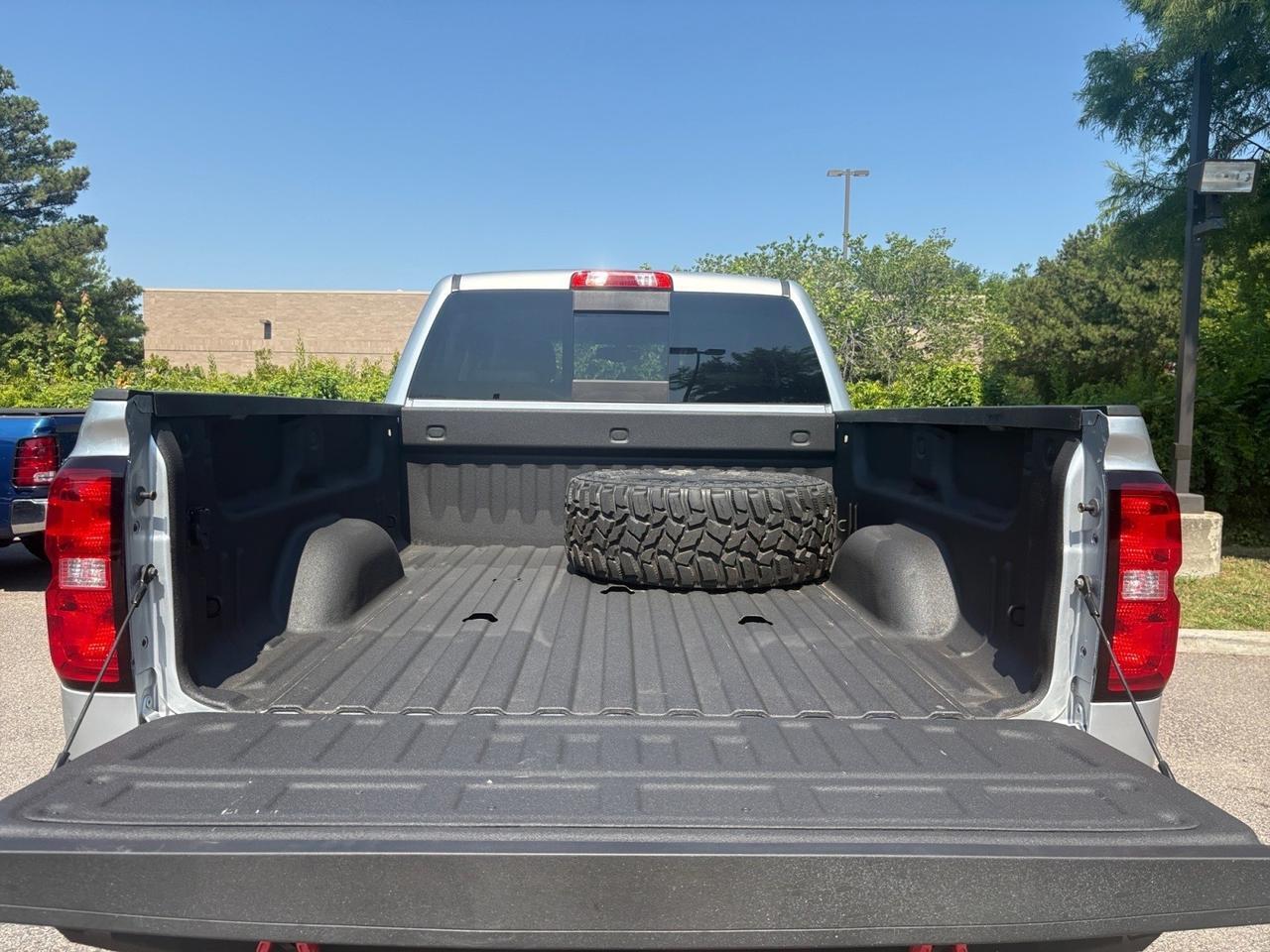 2018 Chevrolet Silverado 2500HD LTZ, LIFTED, 5TH WHEEL/GOOSENECK TOW PACKAGE, WARN WINCH, HAMMERHEAD BUMPER, HEATED & COOLING SEATS, CUSTOM KMC BLACK WHEELS, RUNNING BOARDS, BACKUP CAMERA, PARKING SENSORS, APPLE CARPLAY/ANDROID AUTO, LOW MILES, 1 OWNER, CLEAN CARFAX! Virginia Beach VA 2018 Chevrolet Silverado 2500HD LTZ, LIFTED, 5TH WHEEL/GOOSENECK TOW PACKAGE, WARN WINCH, HAMMERHEAD BUMPER, HEATED & COOLING SEATS, CUSTOM KMC BLACK WHEELS, RUNNING BOARDS, BACKUP CAMERA, PARKING SENSORS, APPLE CARPLAY/ANDROID AUTO, LOW MILES, 1 OWNER, CLEAN CARFAX! Virginia Beach VA