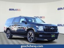 2018_Chevrolet_Suburban_LT_ Oshkosh WI