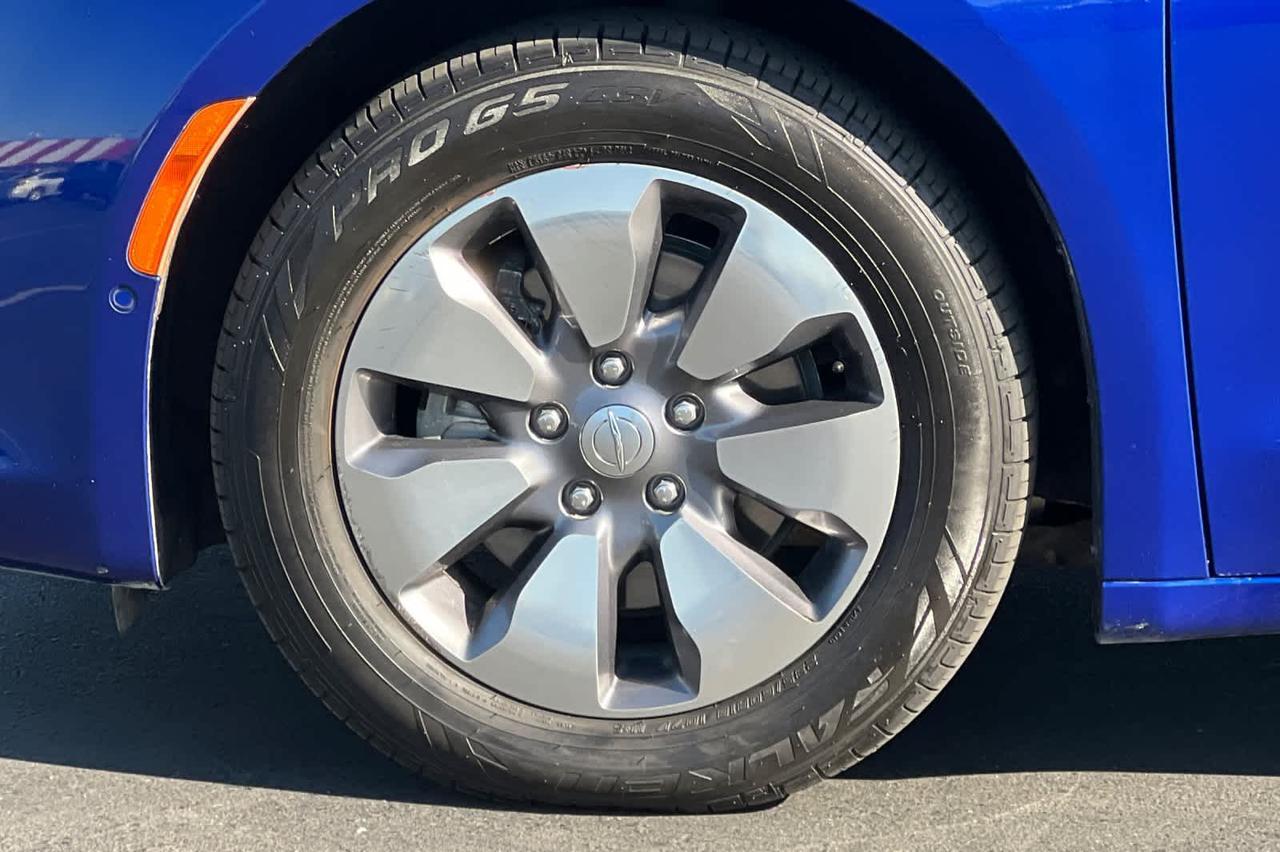 2018 Chrysler Pacifica Hybrid Limited Roseville CA
