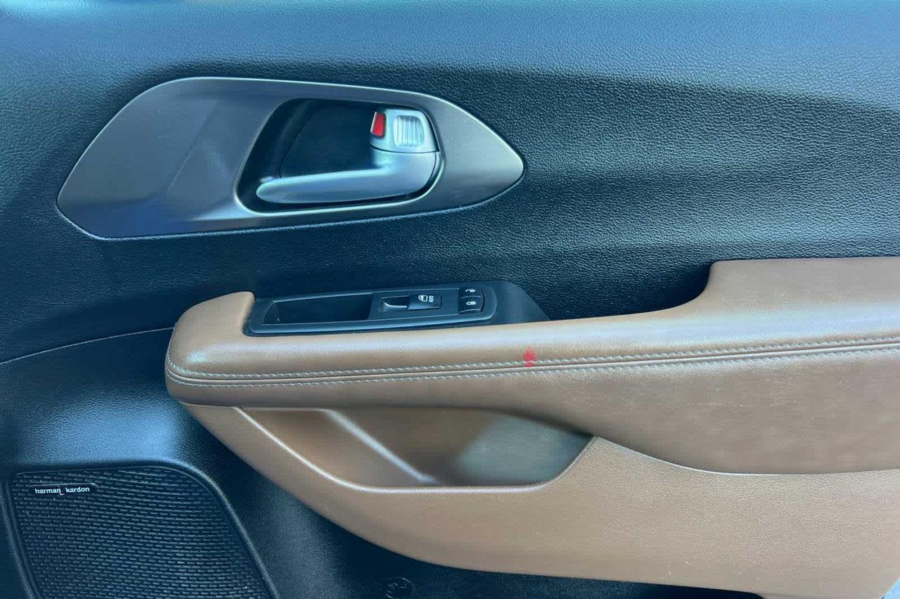 2018 Chrysler Pacifica Hybrid Limited Roseville CA