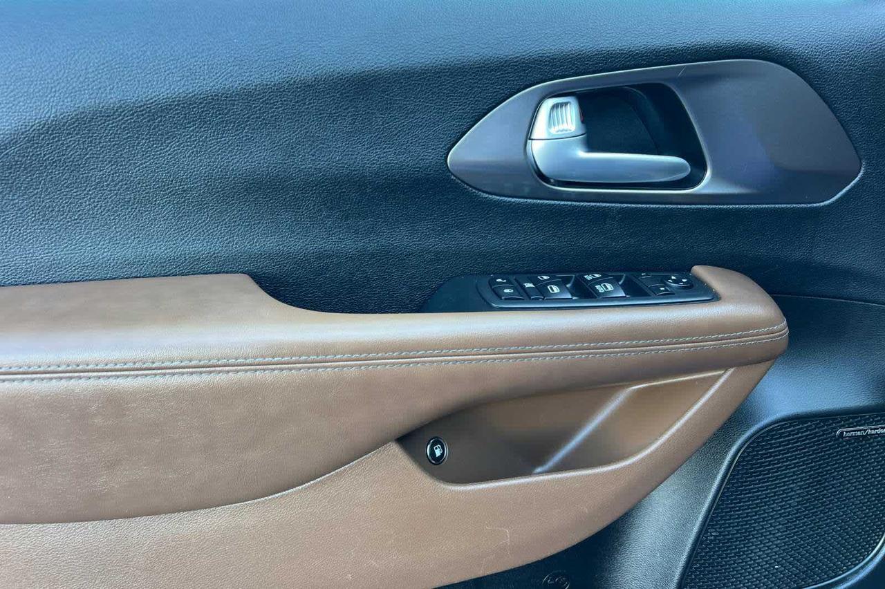 2018 Chrysler Pacifica Hybrid Limited Roseville CA