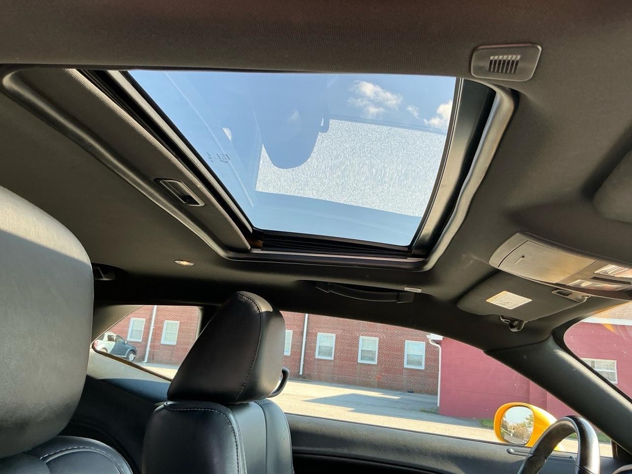 2018 Dodge Challenger SXT Plus, HEATED/VENTILATED SEATS, BLUETOOTH, ALPINE SPEAKERS, UNIVERSAL GARAGE DOOR OPENER, SUNROOF, BACKUP CAMERA, POWER/HEATED MIRRORS, SUNROOF, CLEAN CARFAX, LOW MILES, MAKE IT YOURS TODAY! Norfolk VA 2018 Dodge Challenger SXT Plus, HEATED/VENTILATED SEATS, BLUETOOTH, ALPINE SPEAKERS, UNIVERSAL GARAGE DOOR OPENER, SUNROOF, BACKUP CAMERA, POWER/HEATED MIRRORS, SUNROOF, CLEAN CARFAX, LOW MILES, MAKE IT YOURS TODAY! Norfolk VA
