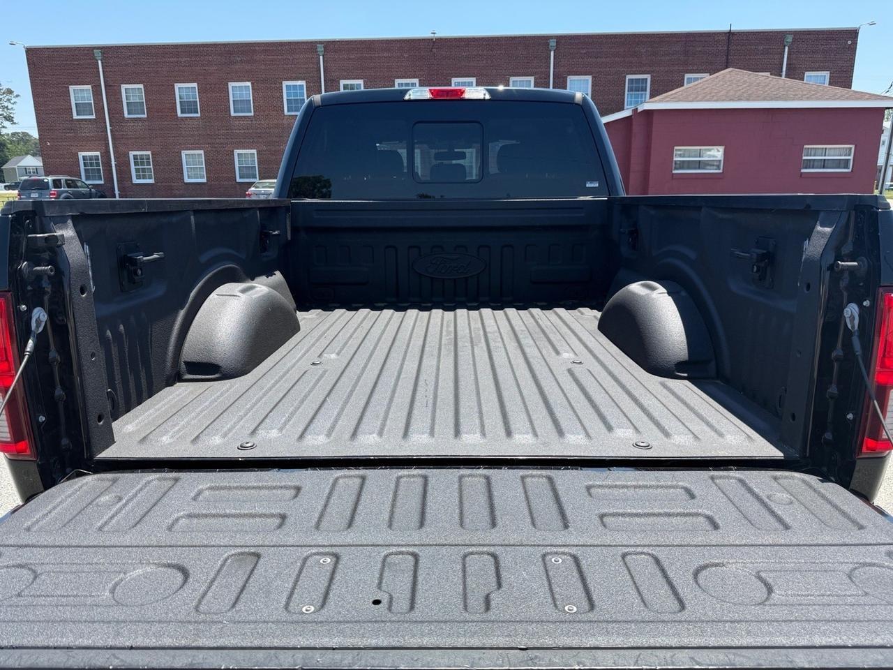 2018 Ford F-150 LARIAT, HEATED/VENTILATED SEATS, B&O SPEAKERS, BLUETOOTH, UNIVERSAL GARAGE DOOR OPENER, RUNNING BOARDS, TOW PACKAGE, POWER SLIDING REAR WINDOW, POWER FOLDING MIRRORS, REMOTE START, MOONROOF, ALL WEATHER FLOOR MATS, ONLY 1 OWNER! Norfolk VA 2018 Ford F-150 LARIAT, HEATED/VENTILATED SEATS, B&O SPEAKERS, BLUETOOTH, UNIVERSAL GARAGE DOOR OPENER, RUNNING BOARDS, TOW PACKAGE, POWER SLIDING REAR WINDOW, POWER FOLDING MIRRORS, REMOTE START, MOONROOF, ALL WEATHER FLOOR MATS, ONLY 1 OWNER! Norfolk VA