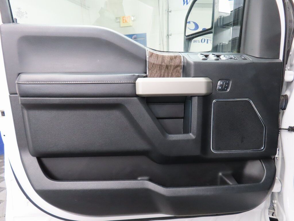 2018 Ford F-250 Super Duty 4x4 Crew Cab Lariat Fond du Lac WI 2018 Ford F-250 Super Duty 4x4 Crew Cab Lariat Fond du Lac WI