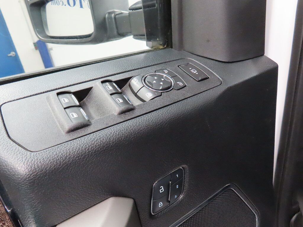 2018 Ford F-250 Super Duty 4x4 Crew Cab Lariat Fond du Lac WI 2018 Ford F-250 Super Duty 4x4 Crew Cab Lariat Fond du Lac WI