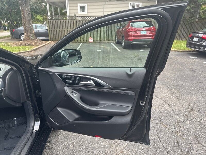 2018 INFINITI QX30 Luxury Arlington VA