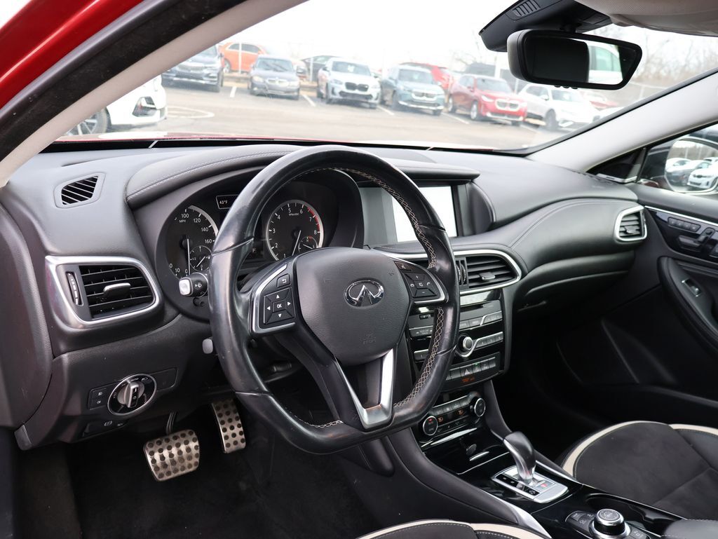 2018 INFINITI QX30 Sport