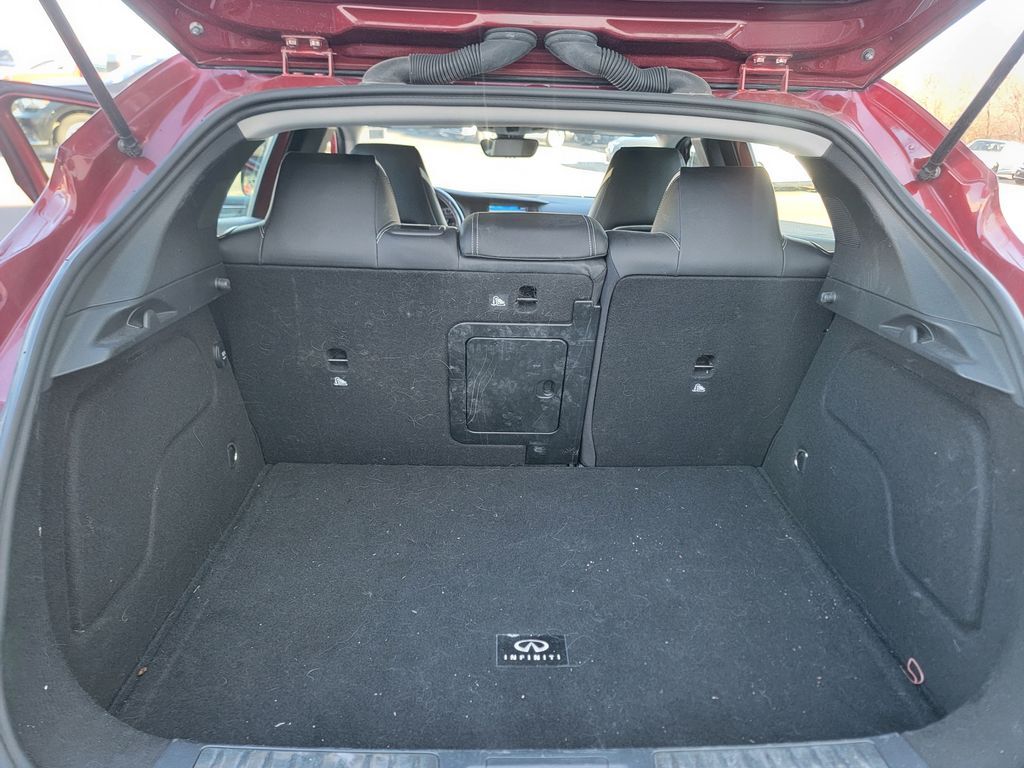 2018 INFINITI QX30 Sport