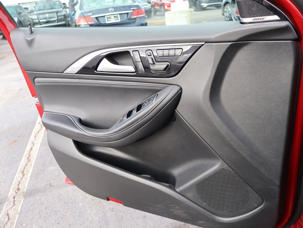 2018 INFINITI QX30 Sport