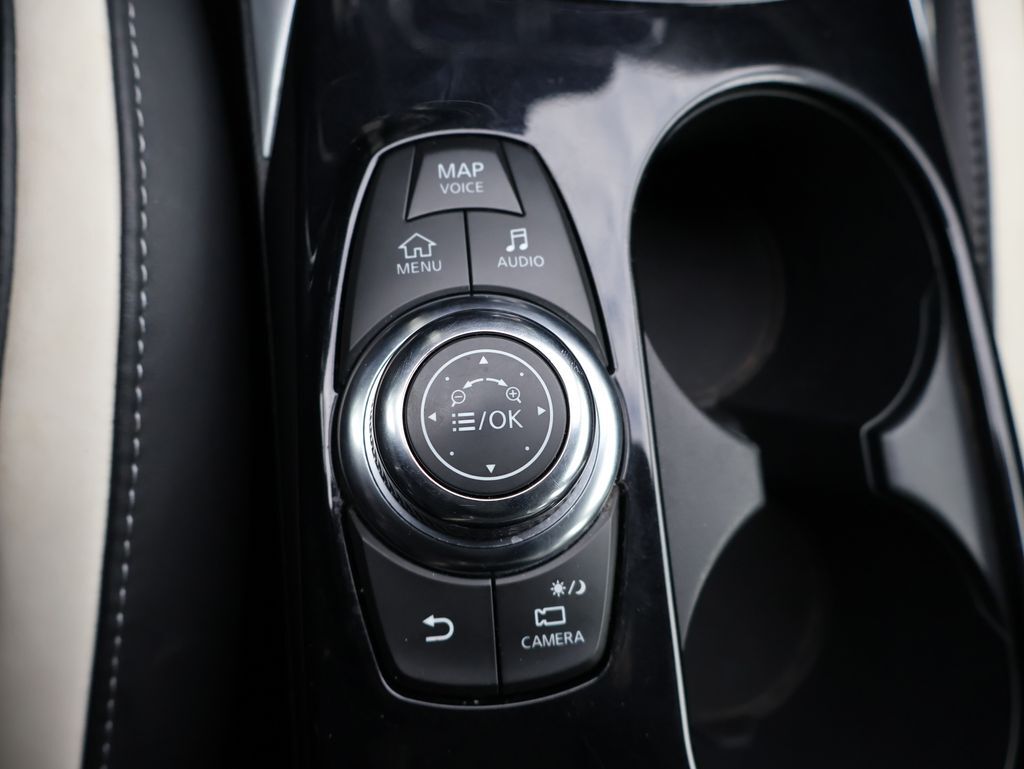 2018 INFINITI QX30 Sport