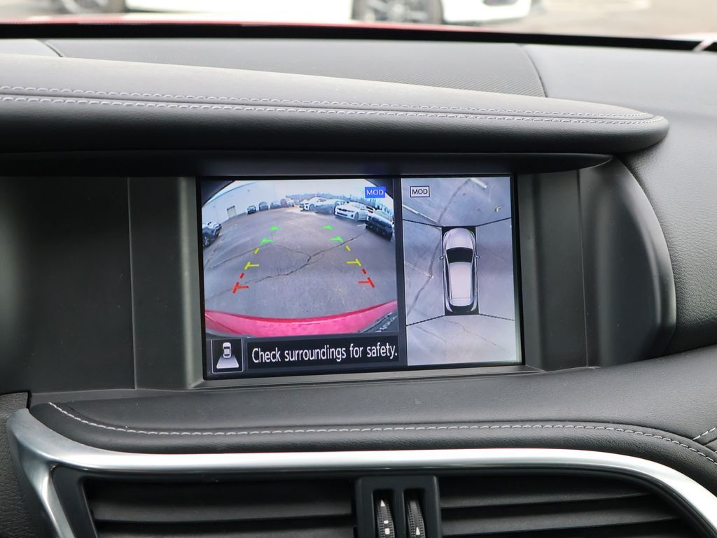 2018 INFINITI QX30 Sport