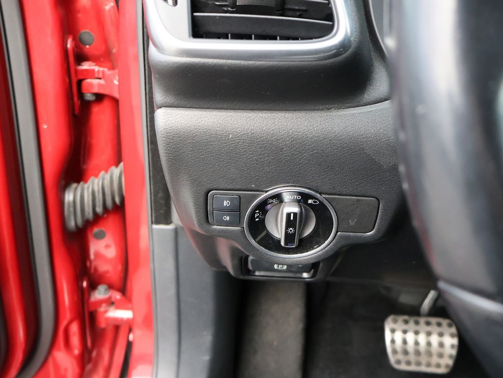 2018 INFINITI QX30 Sport