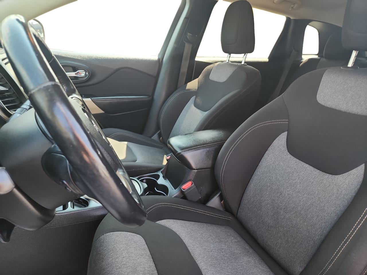 2018 JEEP CHEROKEE LATITUDE Kansas City MO 2018 JEEP CHEROKEE LATITUDE Kansas City MO