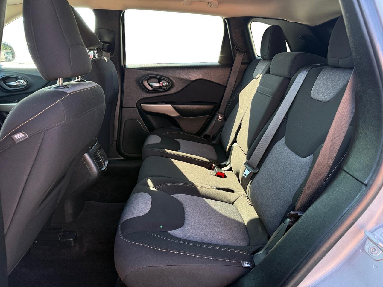 2018 JEEP CHEROKEE LATITUDE; N Kansas City MO 2018 JEEP CHEROKEE LATITUDE; N Kansas City MO