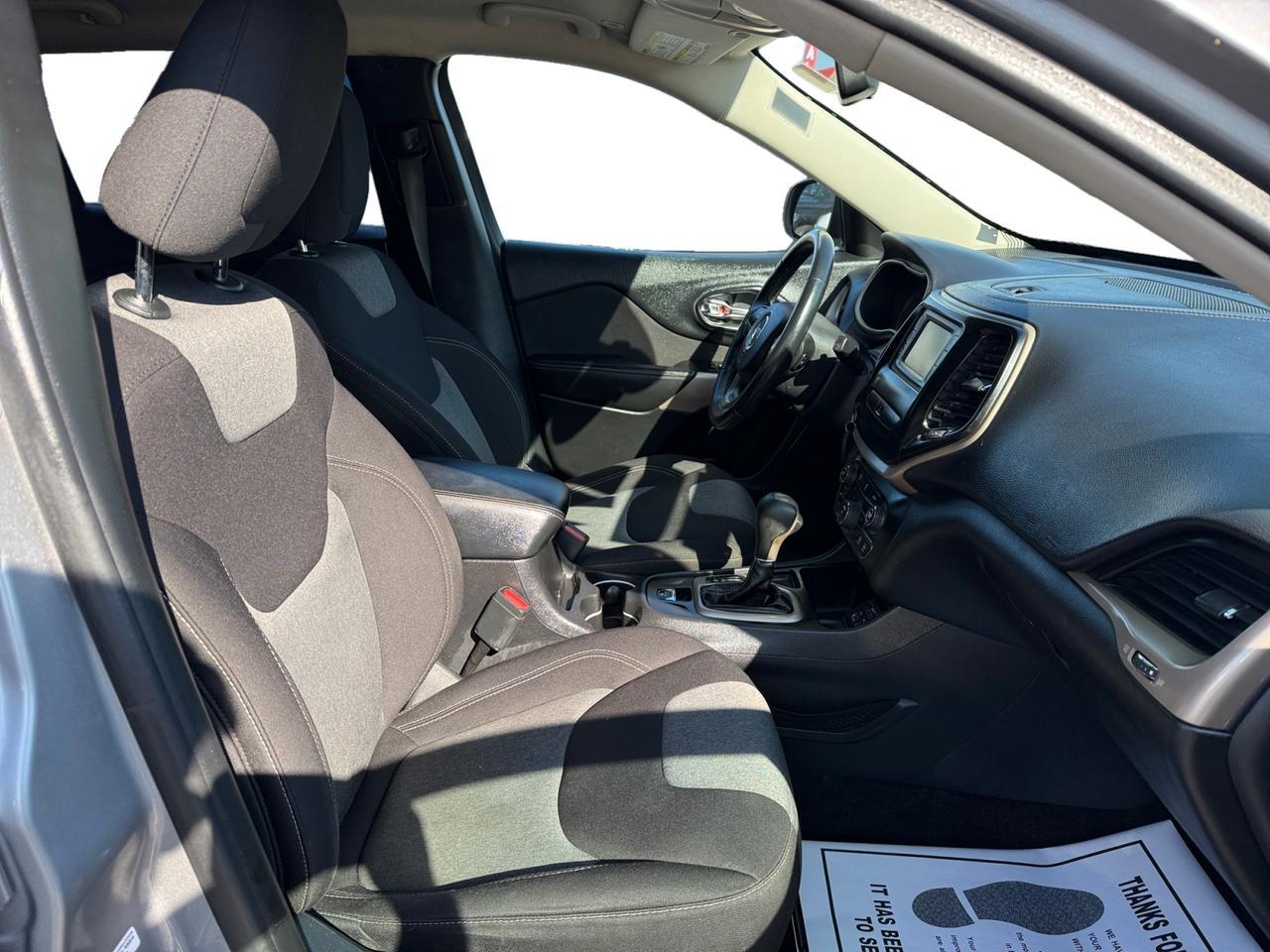 2018 JEEP CHEROKEE LATITUDE; N Kansas City MO 2018 JEEP CHEROKEE LATITUDE; N Kansas City MO