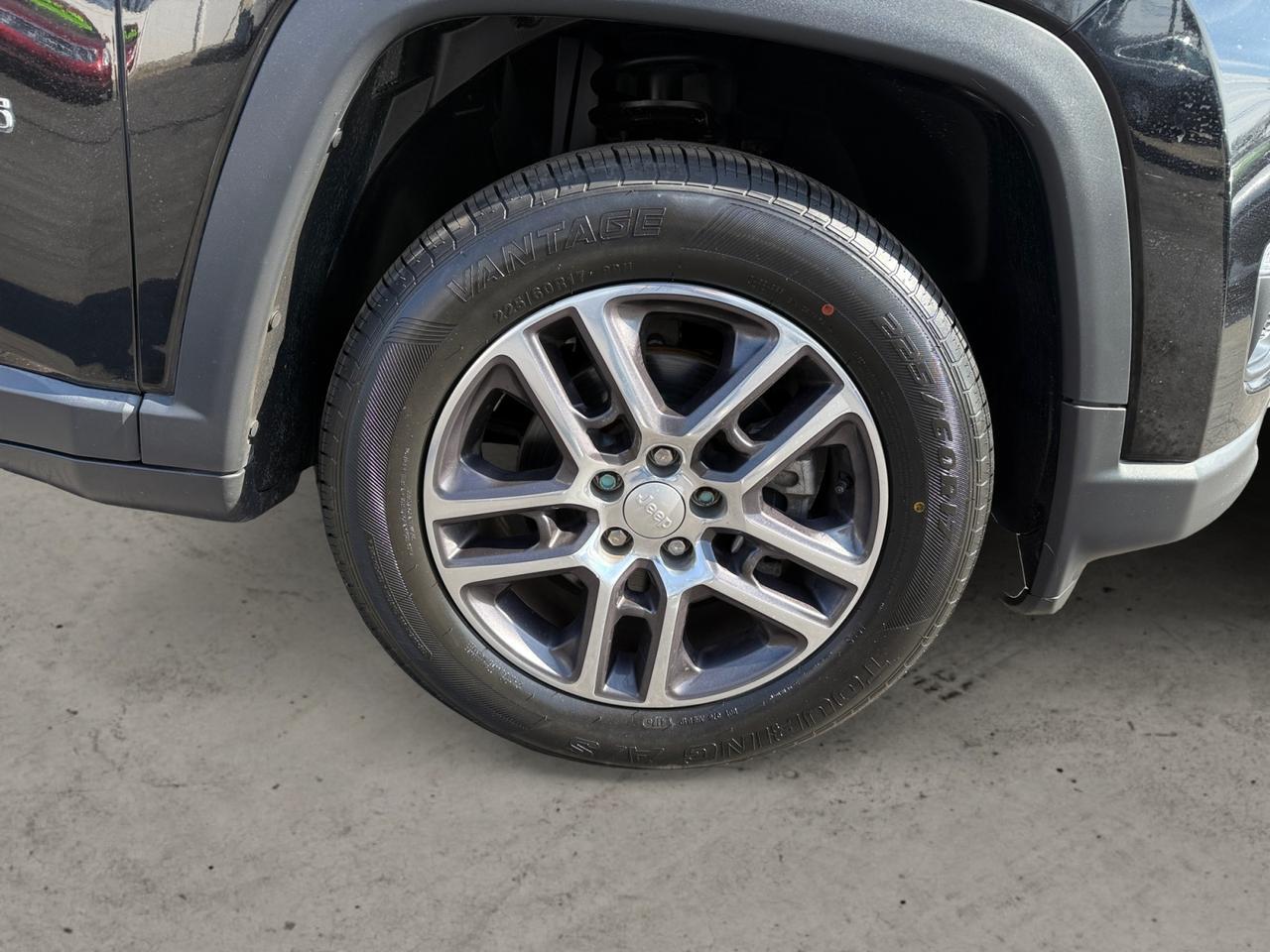 2018 JEEP COMPASS LATITUDE; AL Kansas City MO 2018 JEEP COMPASS LATITUDE; AL Kansas City MO