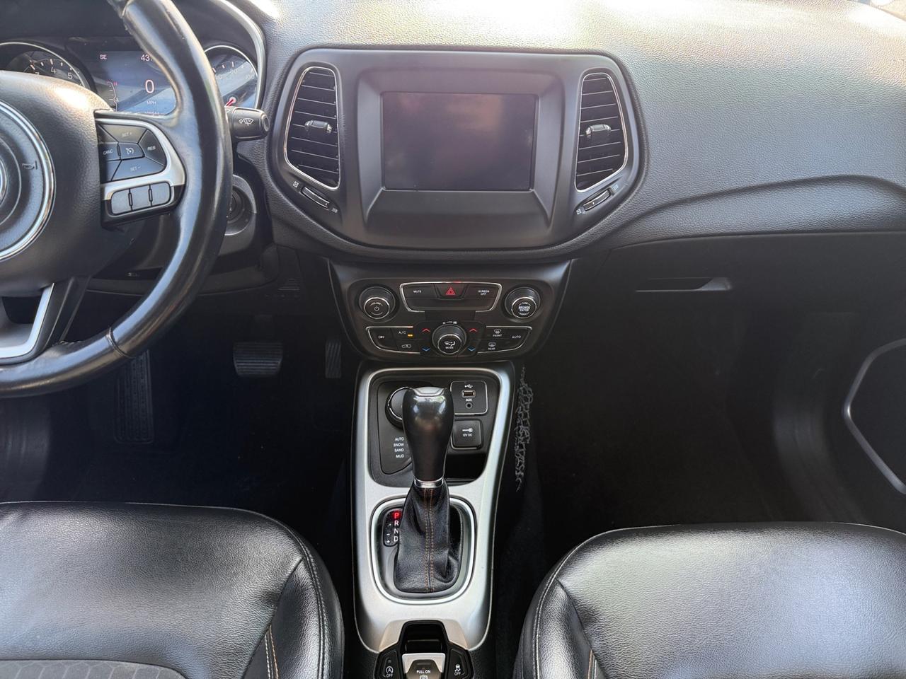 2018 JEEP COMPASS LATITUDE; AL Kansas City MO 2018 JEEP COMPASS LATITUDE; AL Kansas City MO