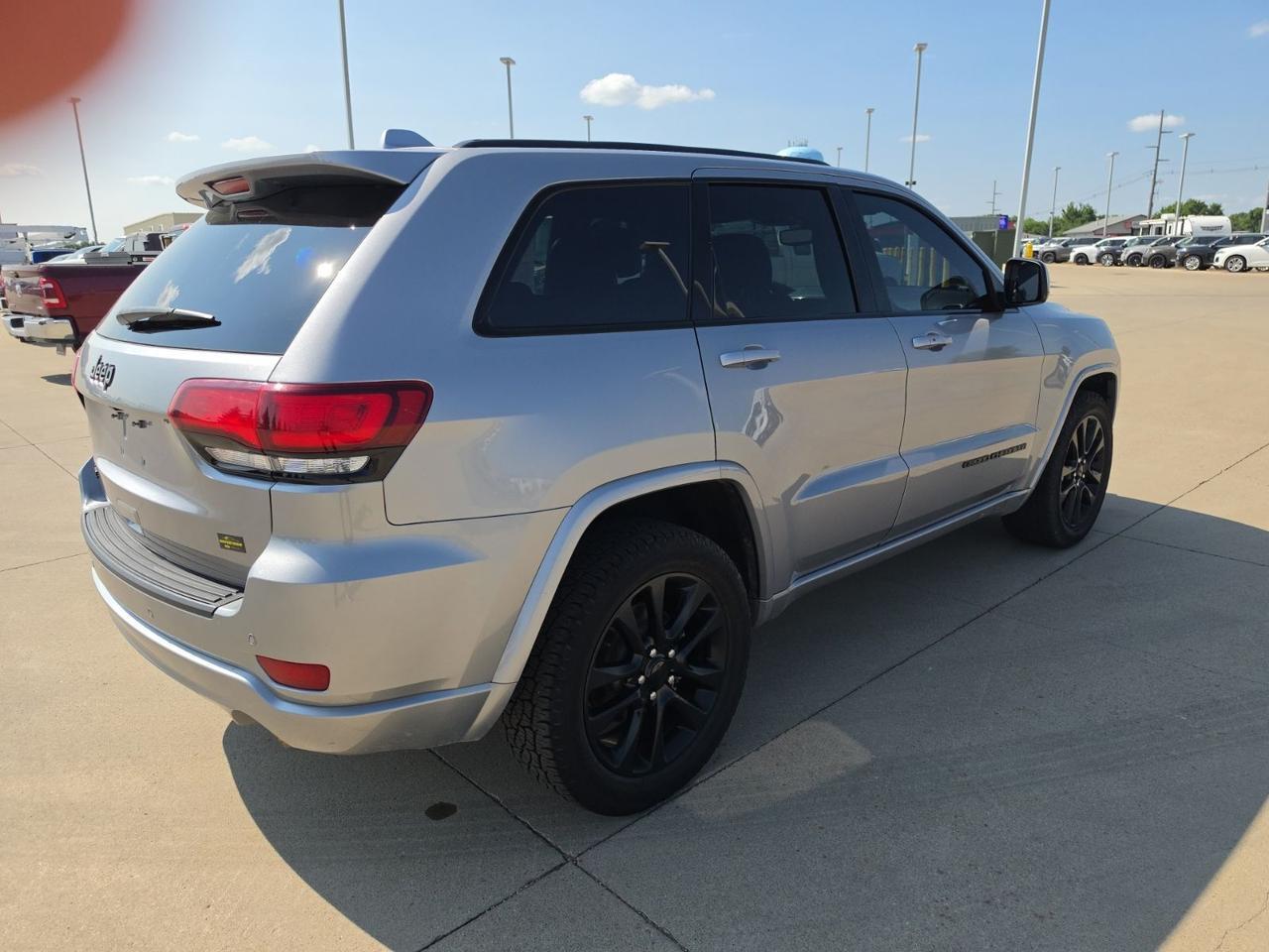 2018 Jeep Grand Cherokee Altitude Watertown SD 2018 Jeep Grand Cherokee Altitude Watertown SD