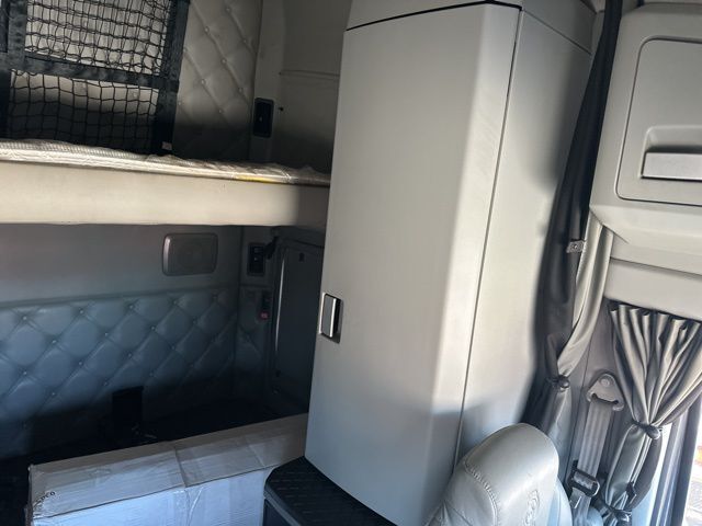 2018 Kenworth T680 Watertown SD 2018 Kenworth T680 Watertown SD