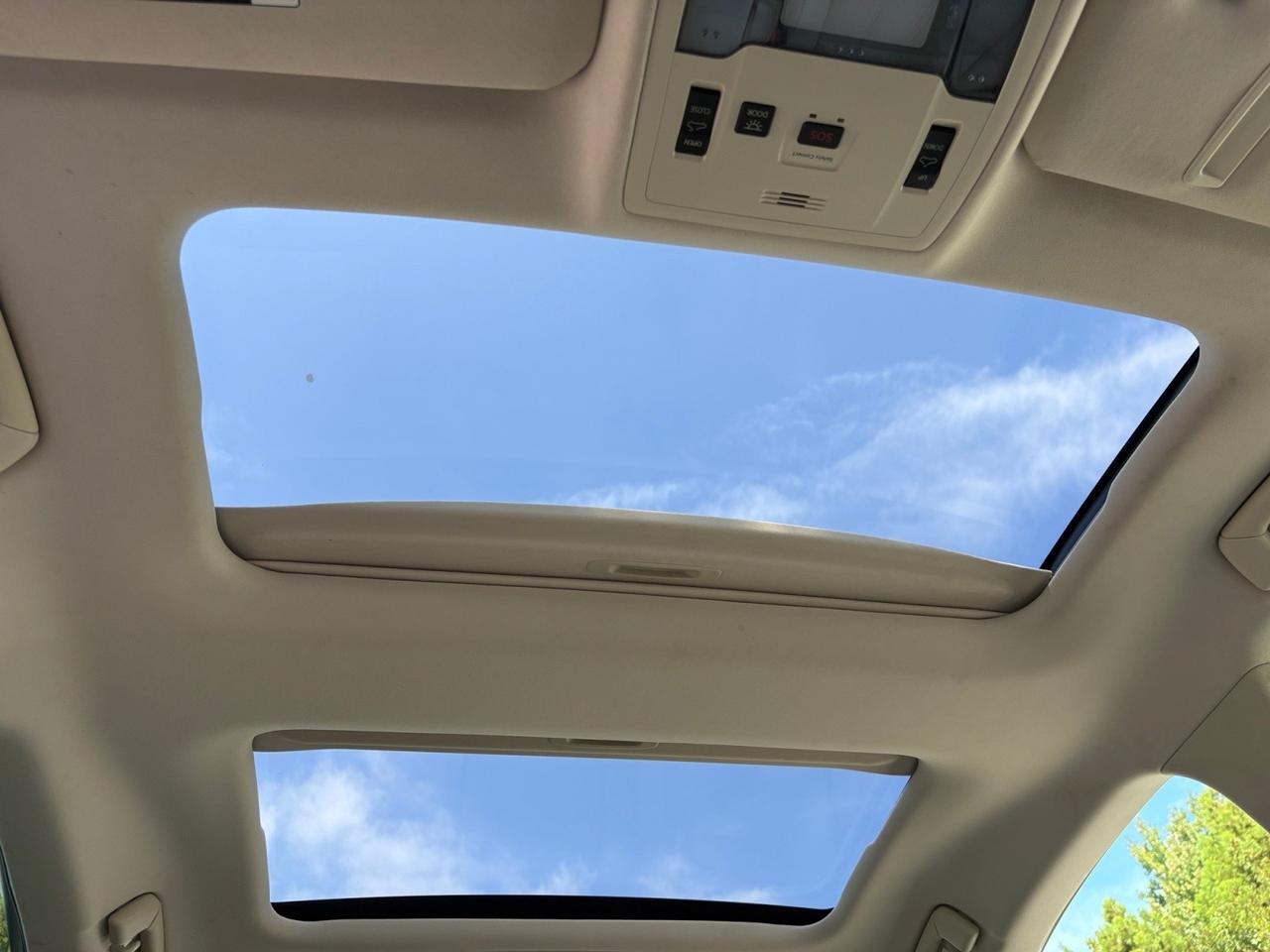 2018 Lexus ES 350, BLIND SPOT ALERT, FORWARD COLLISION WARNING, LANE DEPARTURE, TWIN SUNROOF, HEATED & VENTILATED SEATS, BACKUP CAMERA WITH PARKING SENSORS, TINTED WINDOWS, NAVIGATION, REMOTE START, ONLY 59K MIL, RIDE IN LUXURIOUS STYLE! Virginia Beach VA 2018 Lexus ES 350, BLIND SPOT ALERT, FORWARD COLLISION WARNING, LANE DEPARTURE, TWIN SUNROOF, HEATED & VENTILATED SEATS, BACKUP CAMERA WITH PARKING SENSORS, TINTED WINDOWS, NAVIGATION, REMOTE START, ONLY 59K MIL, RIDE IN LUXURIOUS STYLE! Virginia Beach VA