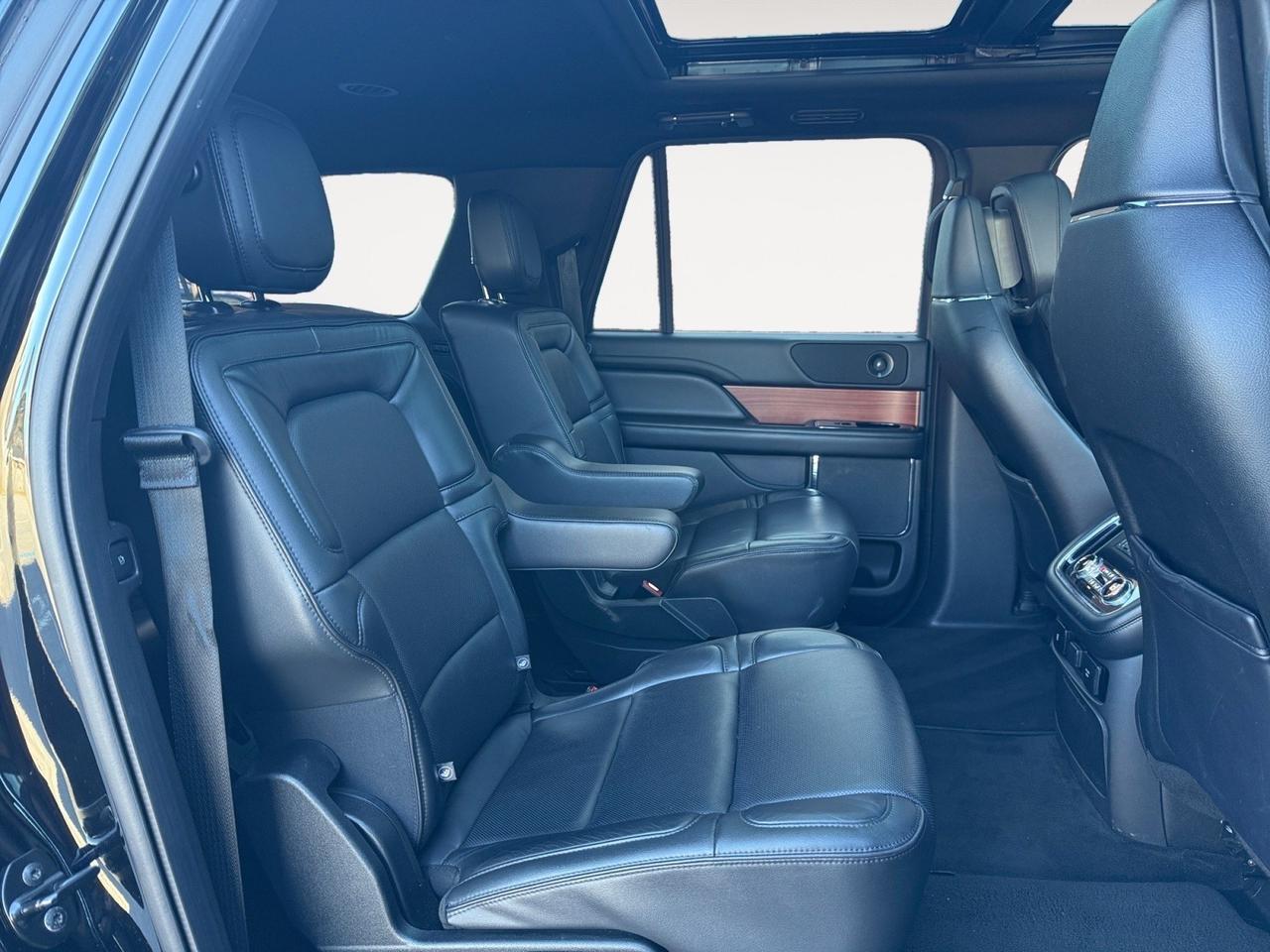 2018 Lincoln Navigator L Reserve, HEATED AND VENTILATED SEATS, HEATED 2ND ROW, POWERED 3RD ROW, MOONROOF, POWER RUNNING BOARDS, POWER LIFTGATE W/ FOOT ACTIVATION, REMOTE START, BACKUP CAMERA, HEATED AND POWER FOLDING MIRRORS, HEATED STEERING WHEEL, CLEAN CARFAX, ONLY 1 OWNER Norfolk VA 2018 Lincoln Navigator L Reserve, HEATED AND VENTILATED SEATS, HEATED 2ND ROW, POWERED 3RD ROW, MOONROOF, POWER RUNNING BOARDS, POWER LIFTGATE W/ FOOT ACTIVATION, REMOTE START, BACKUP CAMERA, HEATED AND POWER FOLDING MIRRORS, HEATED STEERING WHEEL, CLEAN CARFAX, ONLY 1 OWNER Norfolk VA