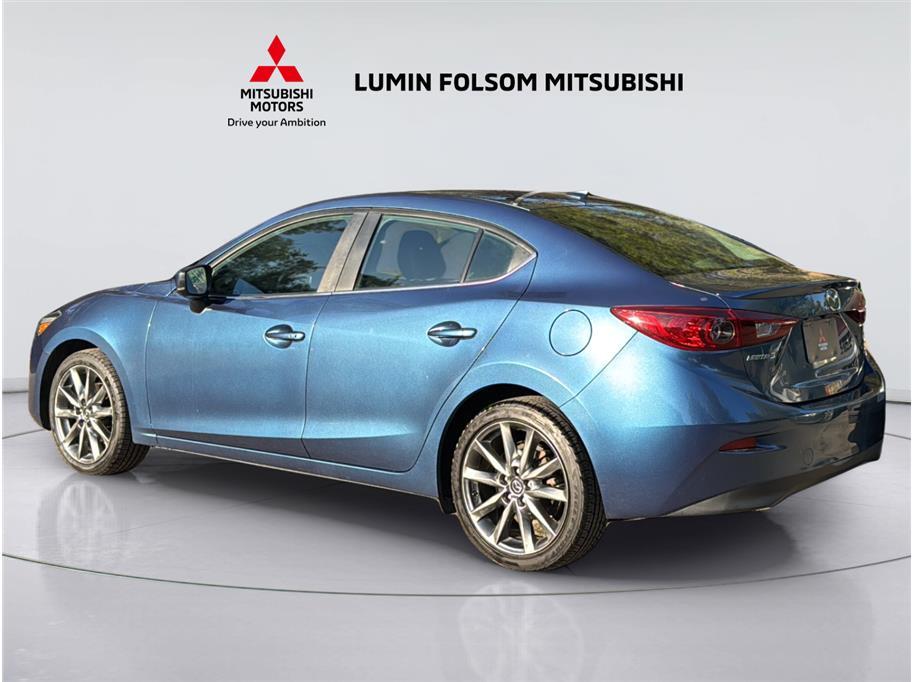 2018 Mazda MAZDA3 Touring Sedan 4D 2018 Mazda MAZDA3 Touring Sedan 4D