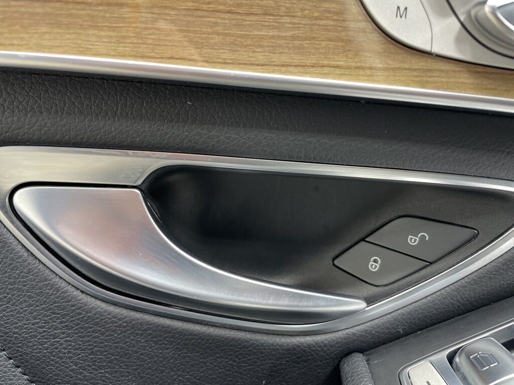 2018 Mercedes-Benz GLC GLC 300 AWD Fond du Lac WI 2018 Mercedes-Benz GLC GLC 300 AWD Fond du Lac WI