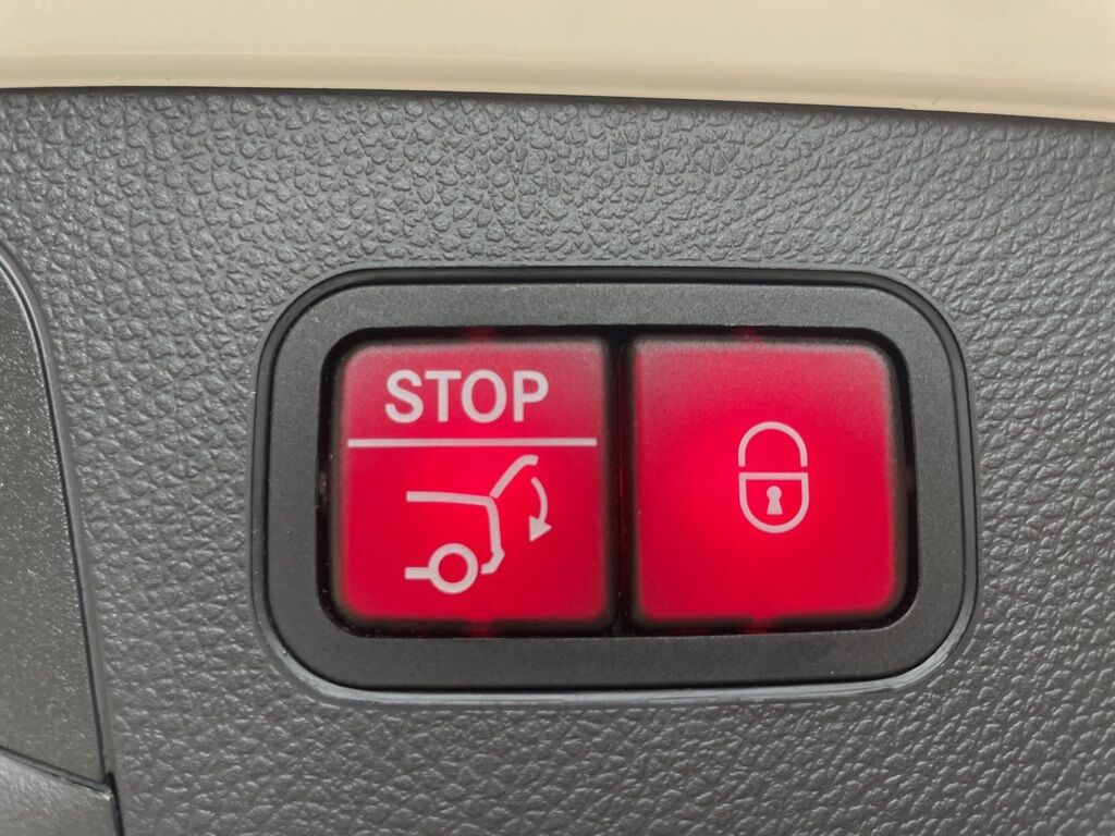 2018 Mercedes-Benz GLC GLC 300 AWD Fond du Lac WI 2018 Mercedes-Benz GLC GLC 300 AWD Fond du Lac WI