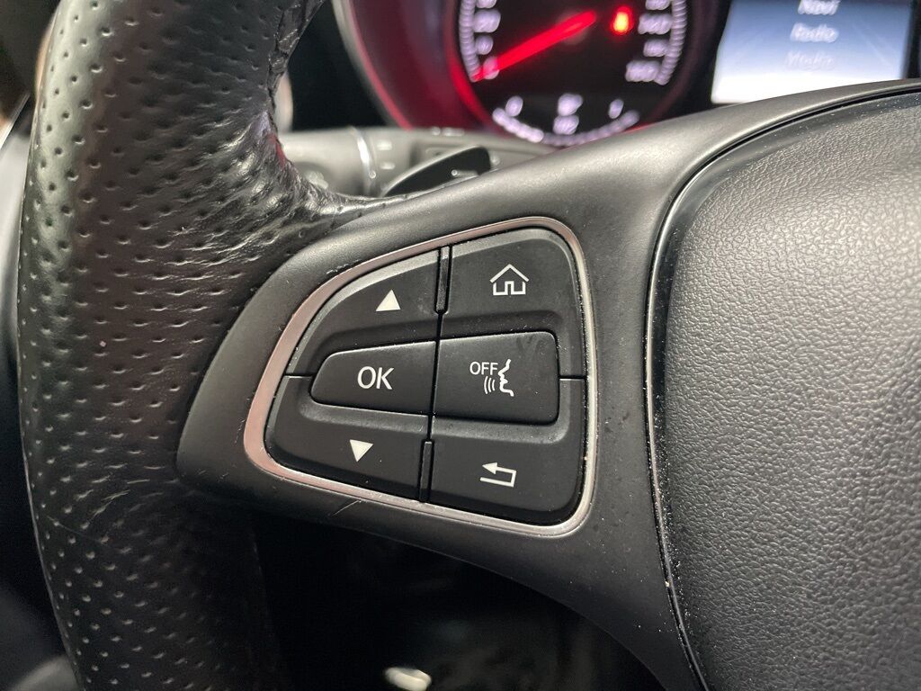 2018 Mercedes-Benz GLC GLC 300 AWD Fond du Lac WI 2018 Mercedes-Benz GLC GLC 300 AWD Fond du Lac WI