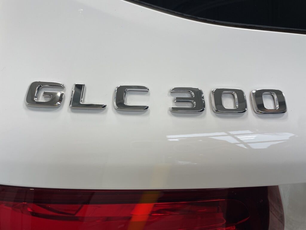 2018 Mercedes-Benz GLC GLC 300 AWD Fond du Lac WI 2018 Mercedes-Benz GLC GLC 300 AWD Fond du Lac WI