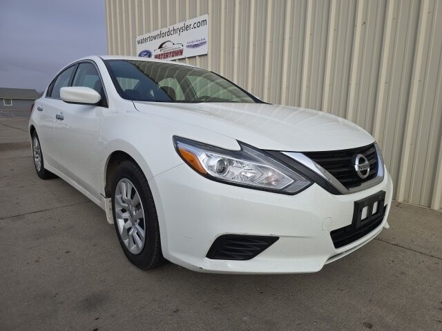 2018 Nissan Altima 2.5 S Watertown SD 2018 Nissan Altima 2.5 S Watertown SD