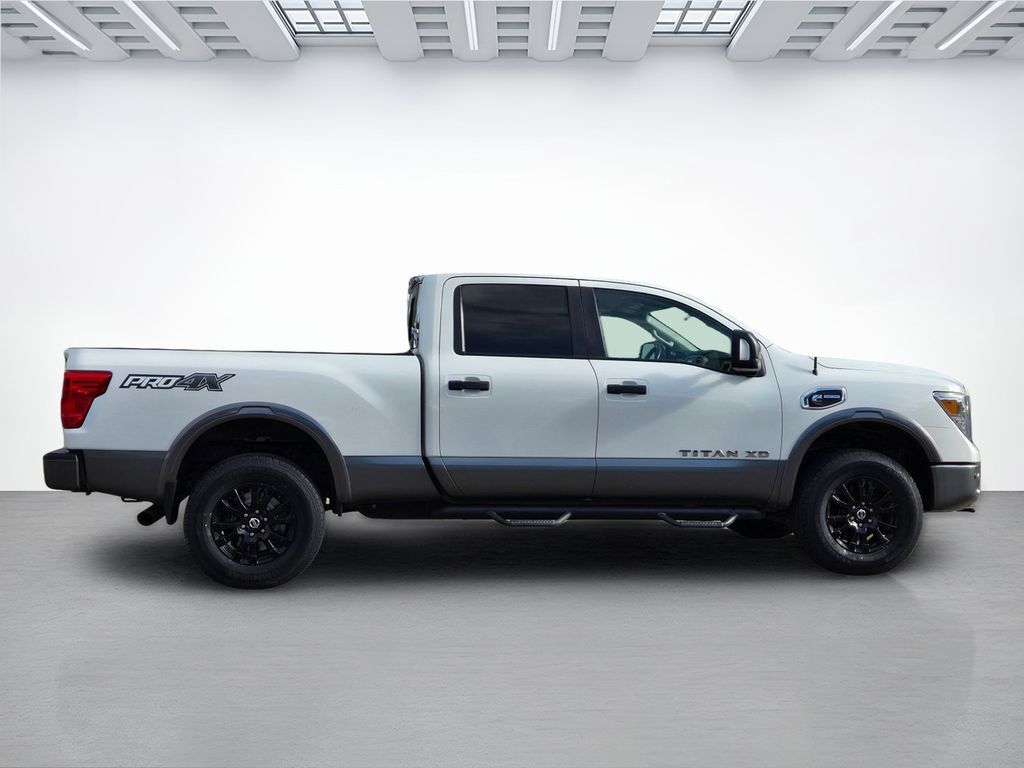 2018 Nissan Titan XD PRO-4X 2018 Nissan Titan XD PRO-4X