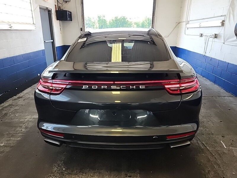 2018 Porsche Panamera 4 2018 Porsche Panamera 4