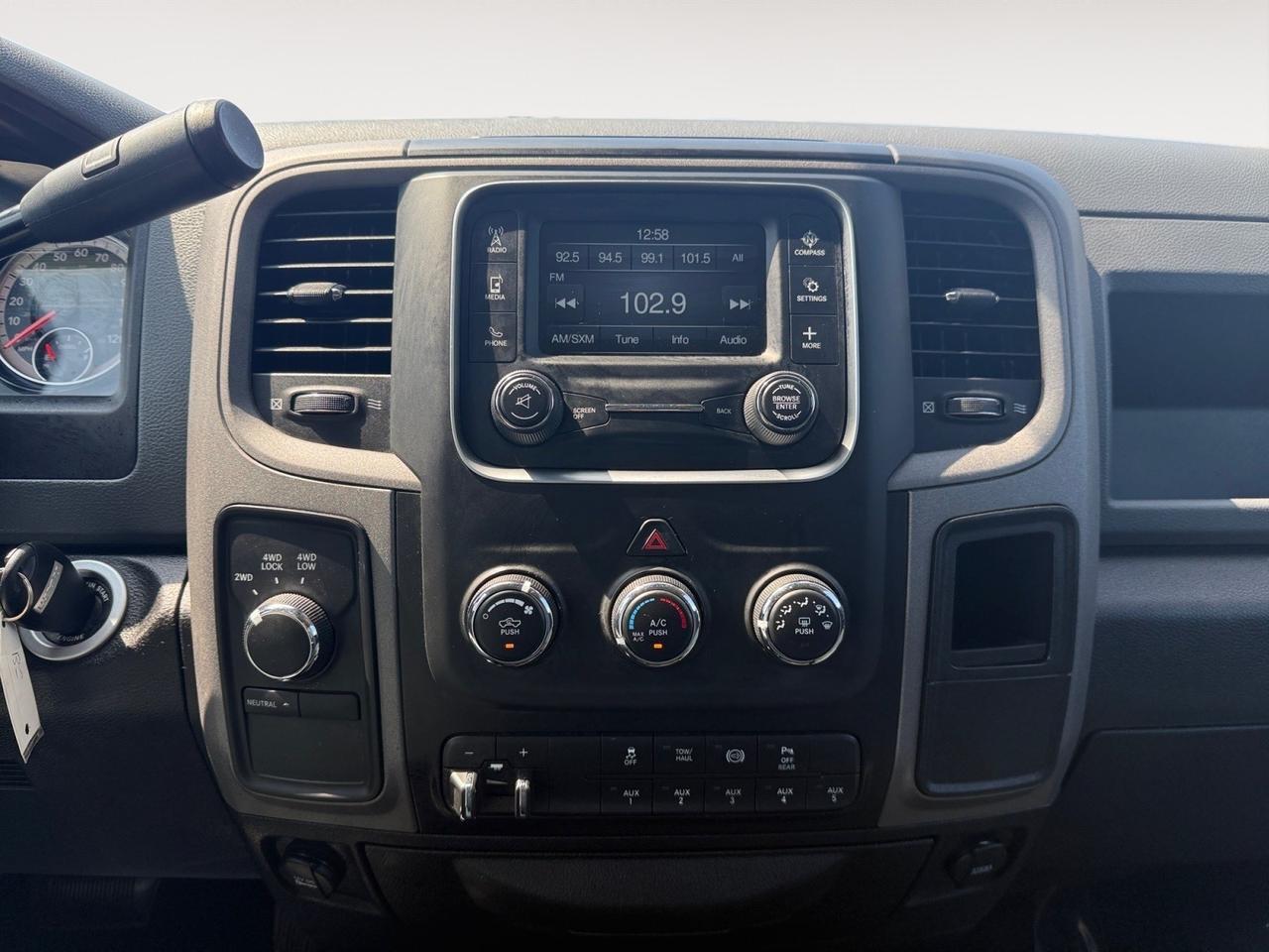2018 Ram 3500 Tradesman, TOW PACKAGE, BED LINER, BLUETOOTH, TOW HOOKS, RUNNING BOARDS, REMOTE KEYLESS ENTRY, POWER MIRRORS, BACKUP CAMERA, CLEAN CARFAX, ONLY 1 OWNER, LOW MILES! Norfolk VA 2018 Ram 3500 Tradesman, TOW PACKAGE, BED LINER, BLUETOOTH, TOW HOOKS, RUNNING BOARDS, REMOTE KEYLESS ENTRY, POWER MIRRORS, BACKUP CAMERA, CLEAN CARFAX, ONLY 1 OWNER, LOW MILES! Norfolk VA