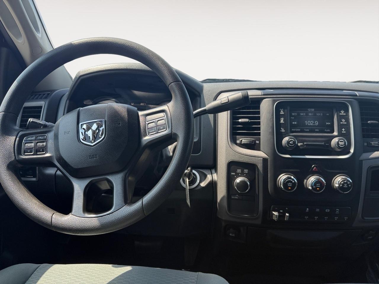 2018 Ram 3500 Tradesman, TOW PACKAGE, BED LINER, BLUETOOTH, TOW HOOKS, RUNNING BOARDS, REMOTE KEYLESS ENTRY, POWER MIRRORS, BACKUP CAMERA, CLEAN CARFAX, ONLY 1 OWNER, LOW MILES! Norfolk VA 2018 Ram 3500 Tradesman, TOW PACKAGE, BED LINER, BLUETOOTH, TOW HOOKS, RUNNING BOARDS, REMOTE KEYLESS ENTRY, POWER MIRRORS, BACKUP CAMERA, CLEAN CARFAX, ONLY 1 OWNER, LOW MILES! Norfolk VA